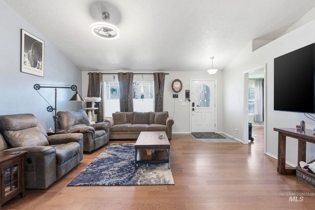 3125 N High Desert, Meridian, ID 83642