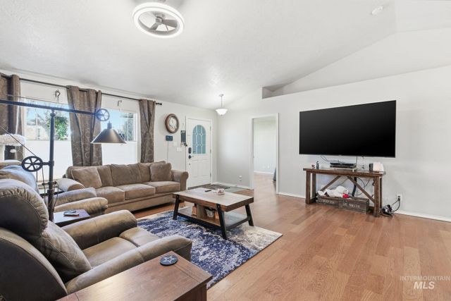 3125 N High Desert, Meridian, ID 83642