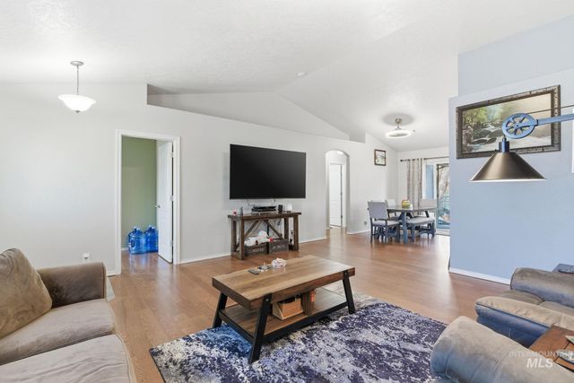 3125 N High Desert, Meridian, ID 83642