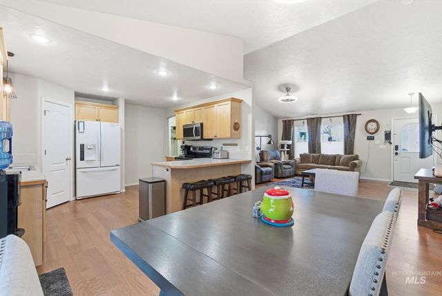 3125 N High Desert, Meridian, ID 83642