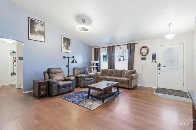 3125 N High Desert, Meridian, ID 83642