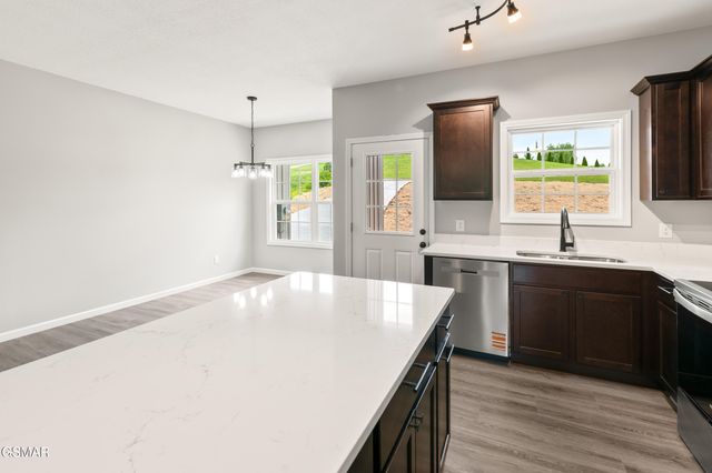 2050 Kings View Loop, Seymour, TN 37865