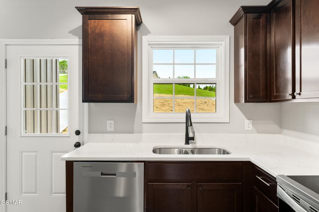 2050 Kings View Loop, Seymour, TN 37865