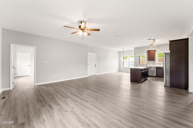 2050 Kings View Loop, Seymour, TN 37865