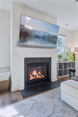 1423 Waltham LN, Newport News, VA 23608