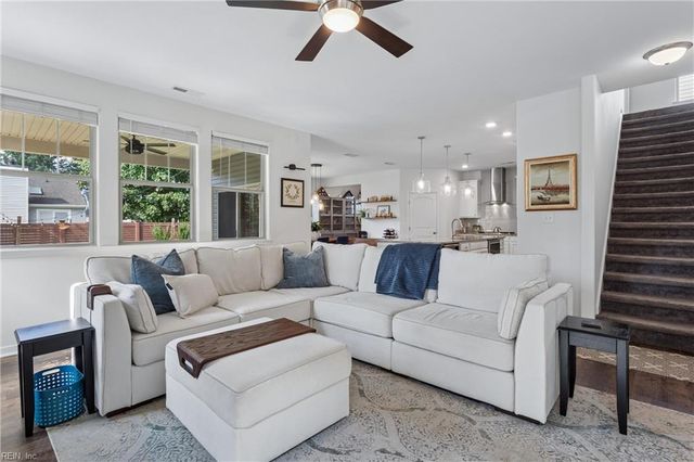 1423 Waltham LN, Newport News, VA 23608