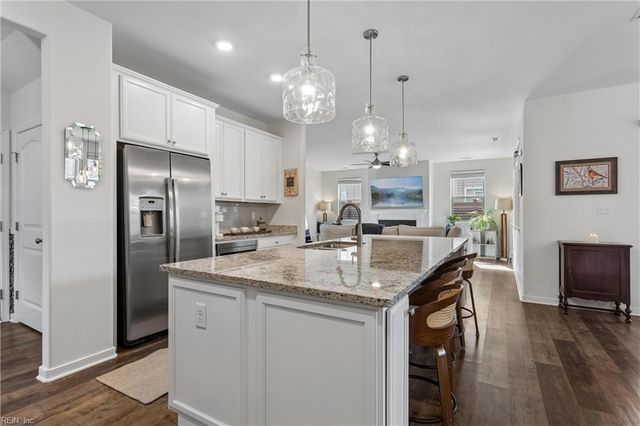 1423 Waltham LN, Newport News, VA 23608