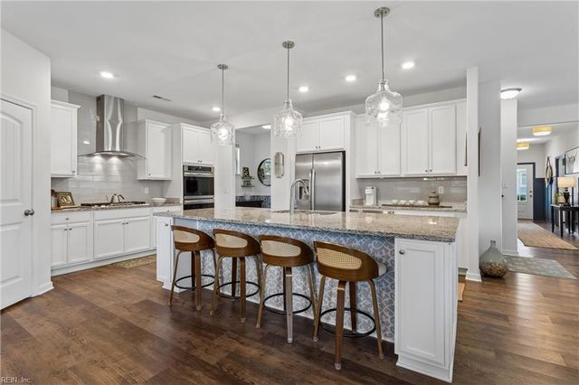 1423 Waltham LN, Newport News, VA 23608