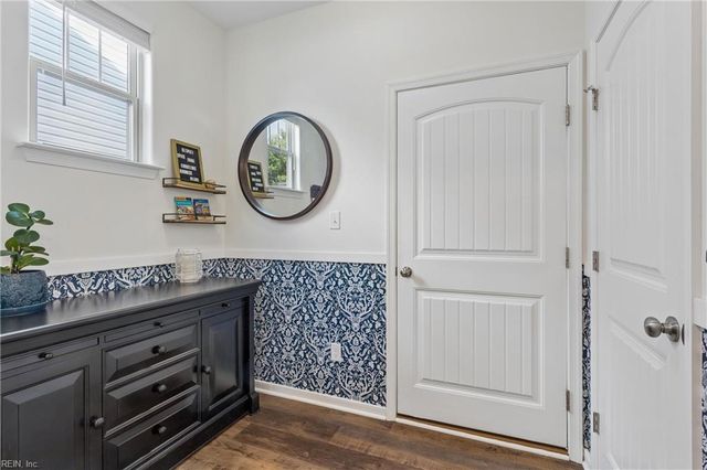 1423 Waltham LN, Newport News, VA 23608