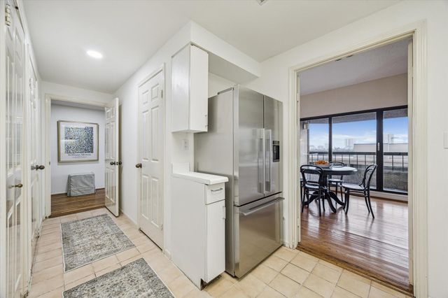 2001 Holcombe Boulevard 504, Houston, TX 77030