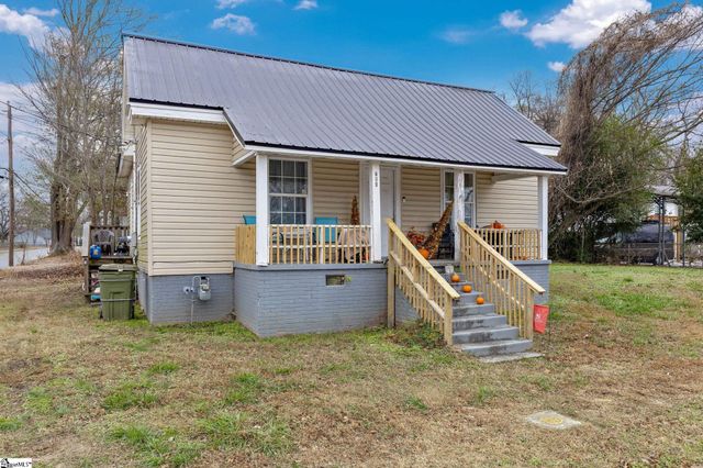208 N Sloan Street, Clinton, SC 29325