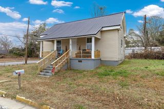 208 N Sloan Street, Clinton, SC 29325