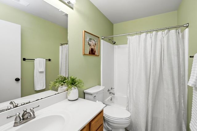 807 Lee Street, Tioga, TX 76271
