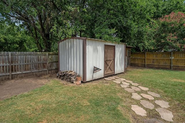 807 Lee Street, Tioga, TX 76271