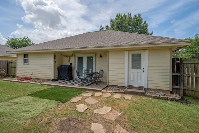 807 Lee Street, Tioga, TX 76271