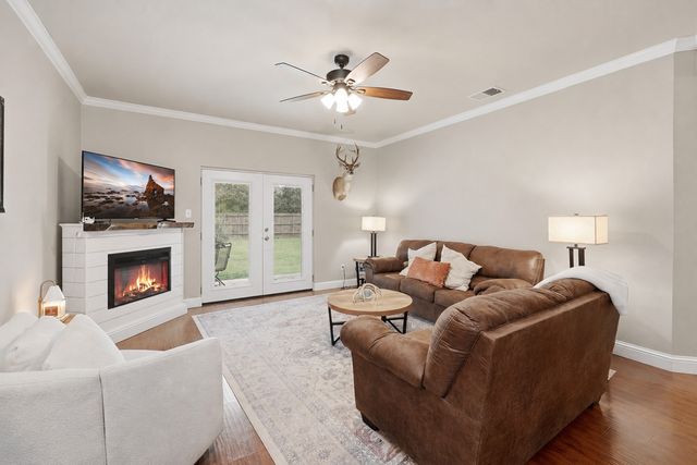 807 Lee Street, Tioga, TX 76271