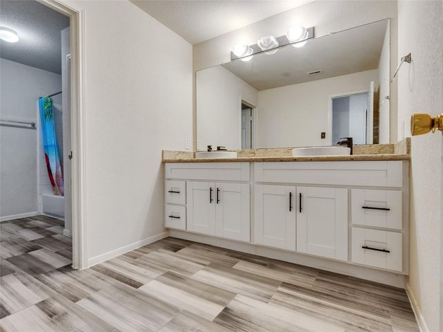 19302 Juniper Vale Circle, Houston, TX 77084