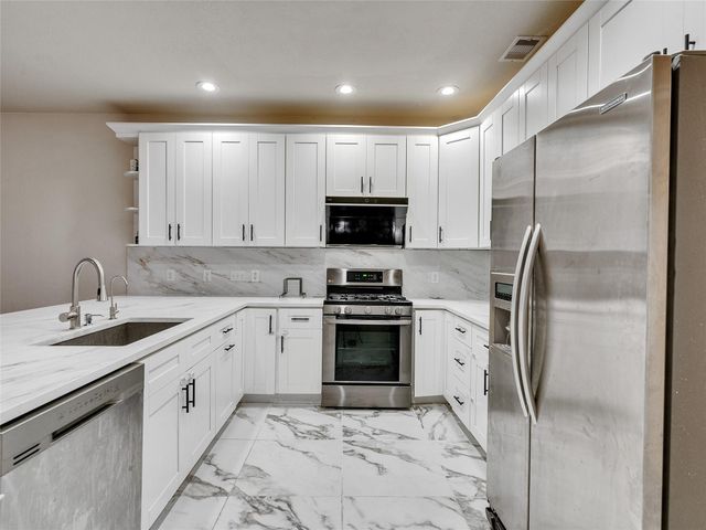 19302 Juniper Vale Circle, Houston, TX 77084