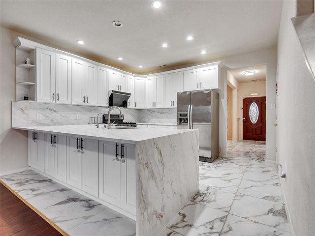 19302 Juniper Vale Circle, Houston, TX 77084