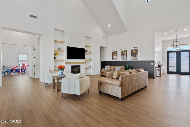 774 W SILVERDALE Road, San Tan Valley, AZ 85143