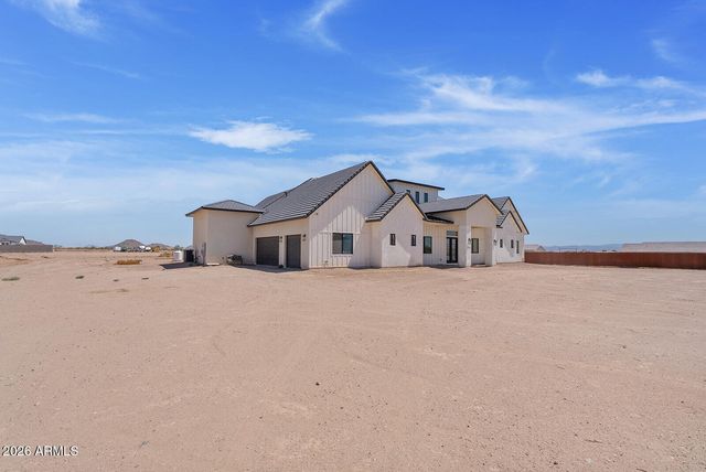 774 W SILVERDALE Road, San Tan Valley, AZ 85143