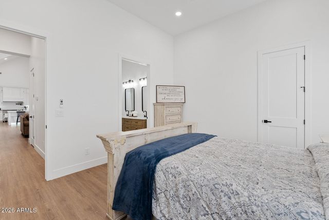 774 W SILVERDALE Road, San Tan Valley, AZ 85143