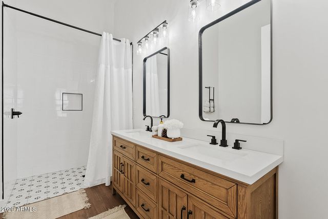 774 W SILVERDALE Road, San Tan Valley, AZ 85143