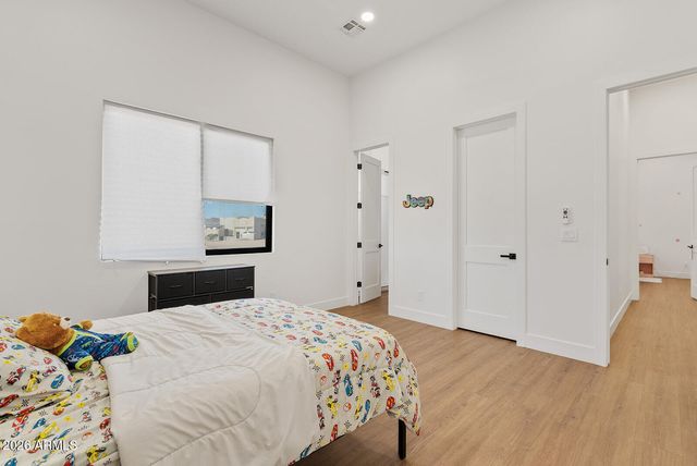 774 W SILVERDALE Road, San Tan Valley, AZ 85143