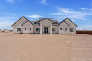 774 W SILVERDALE Road, San Tan Valley, AZ 85143