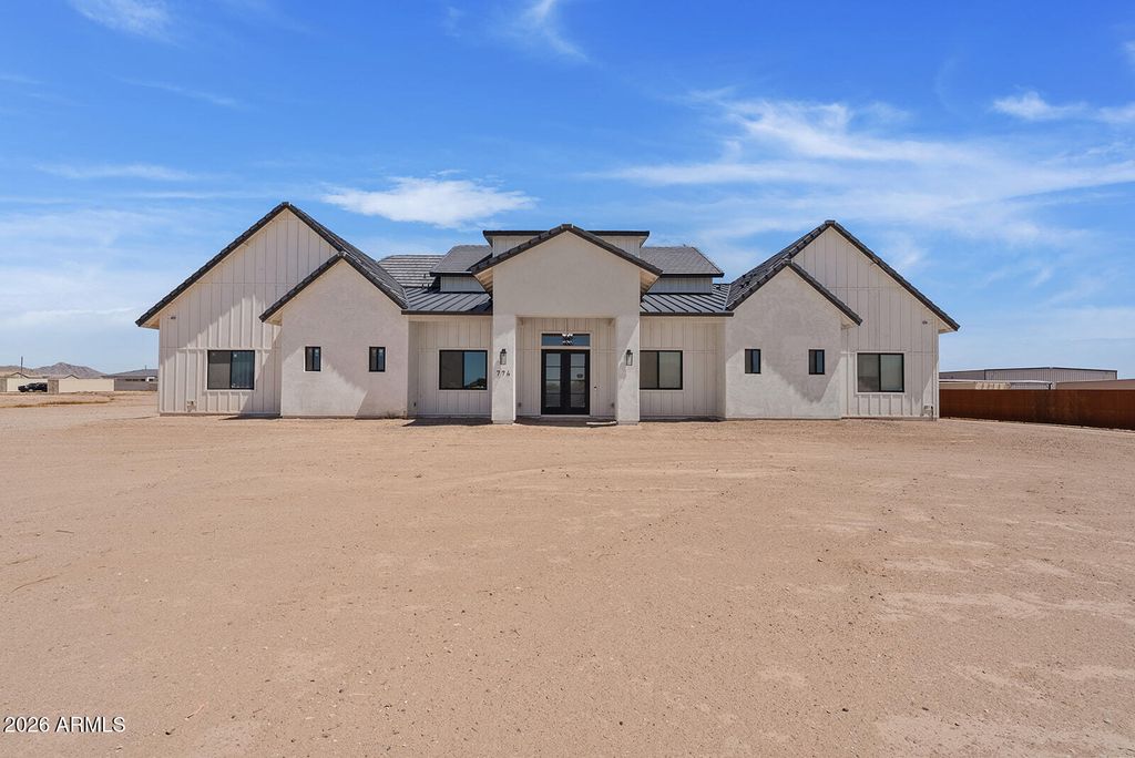 774 W SILVERDALE Road, San Tan Valley, AZ 85143