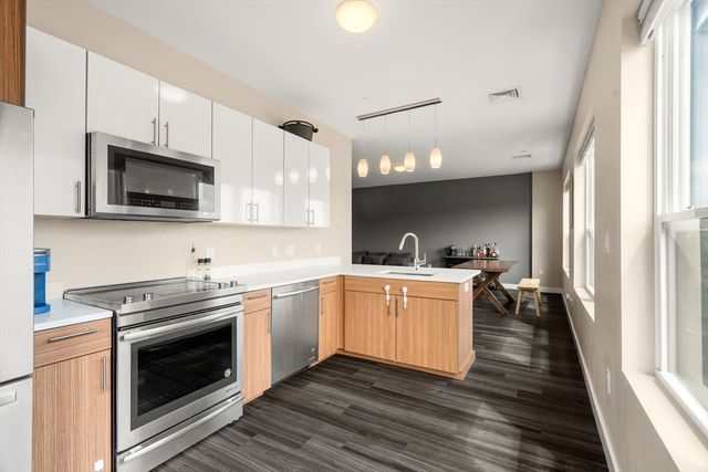 999 Hancock 507, Quincy, MA 02169
