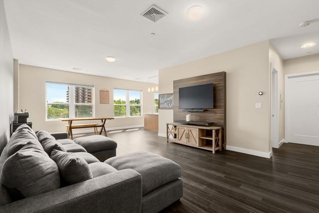 999 Hancock 507, Quincy, MA 02169
