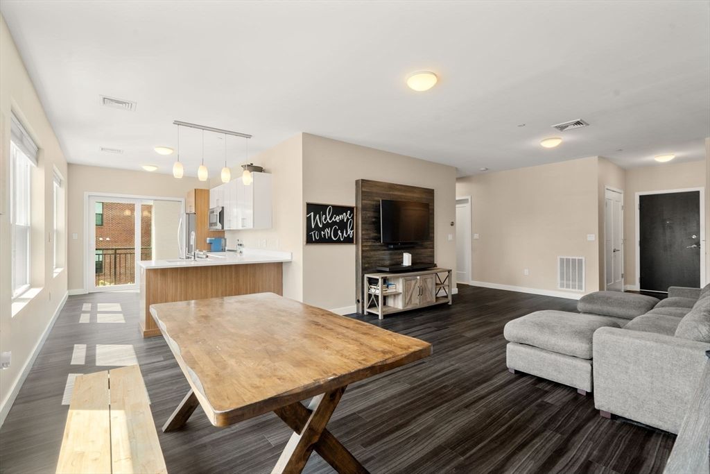 999 Hancock 507, Quincy, MA 02169