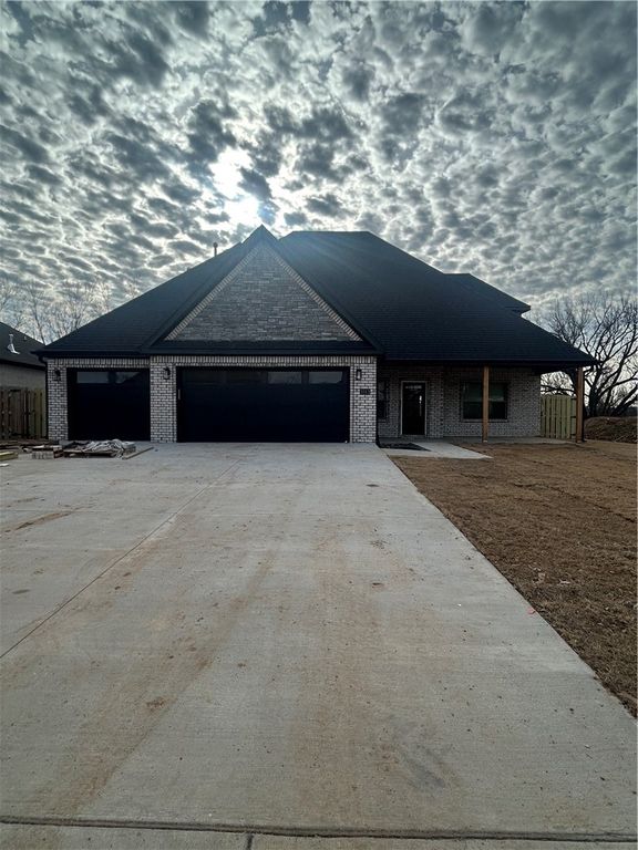3313 SW Lucretia Road, Bentonville, AR 72713