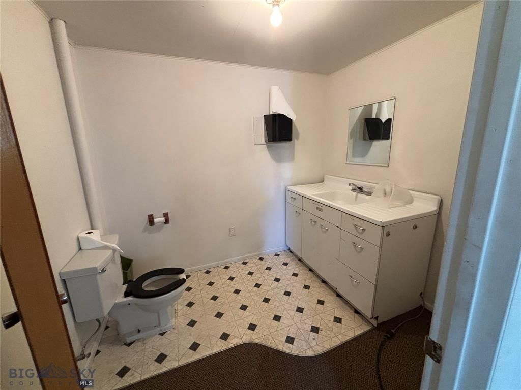 200 E Commercial, Anaconda, MT 59711 photo 13