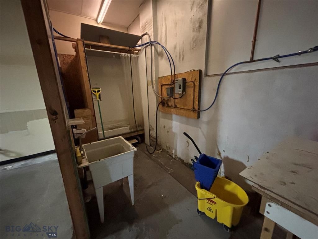 200 E Commercial, Anaconda, MT 59711 photo 22