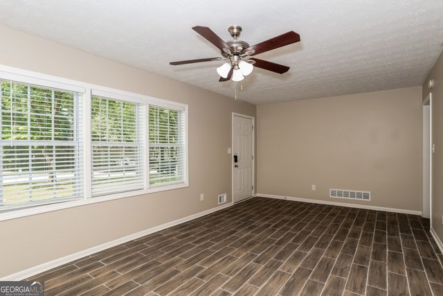 677 Selden Court, Jonesboro, GA 30238