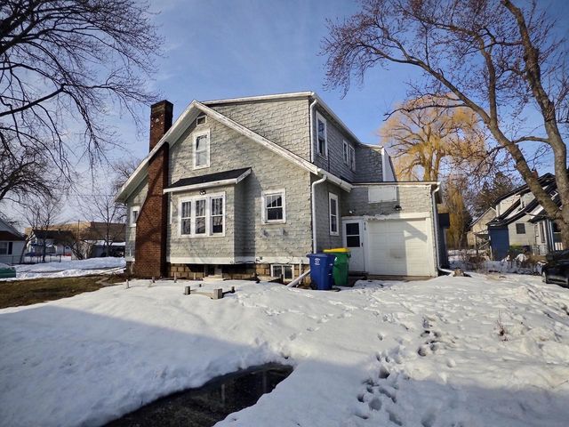 818 N VAN BUREN STREET, Green Bay, WI 54302