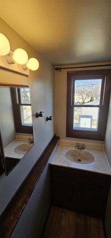 818 N VAN BUREN STREET, Green Bay, WI 54302