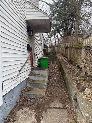 188 W Clinton Street, Millersburg, OH 44654