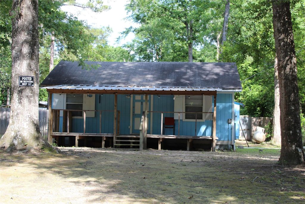 400 Carson Roberson Road, Livingston, TX 77351