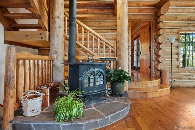 1010 Cantiberry Road, Divide, CO 80814