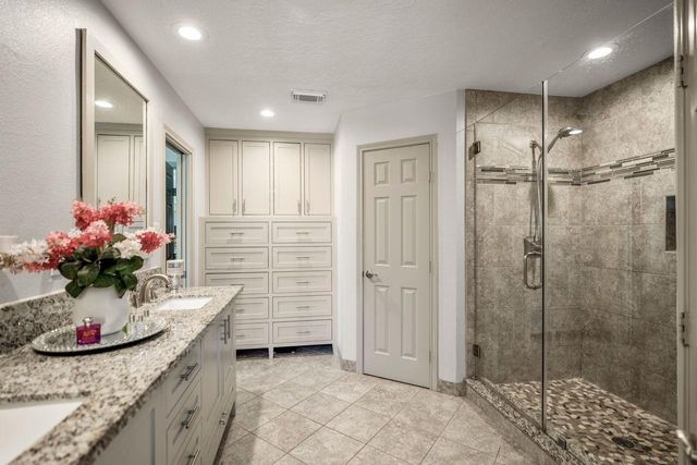 15711 Downford Drive, Tomball, TX 77377