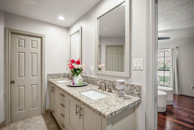 15711 Downford Drive, Tomball, TX 77377