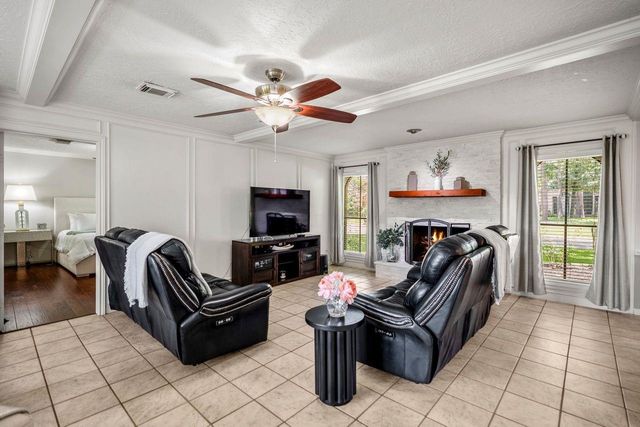 15711 Downford Drive, Tomball, TX 77377