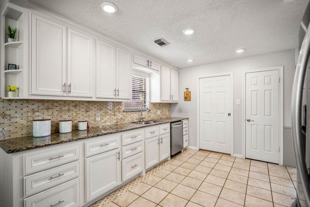 15711 Downford Drive, Tomball, TX 77377