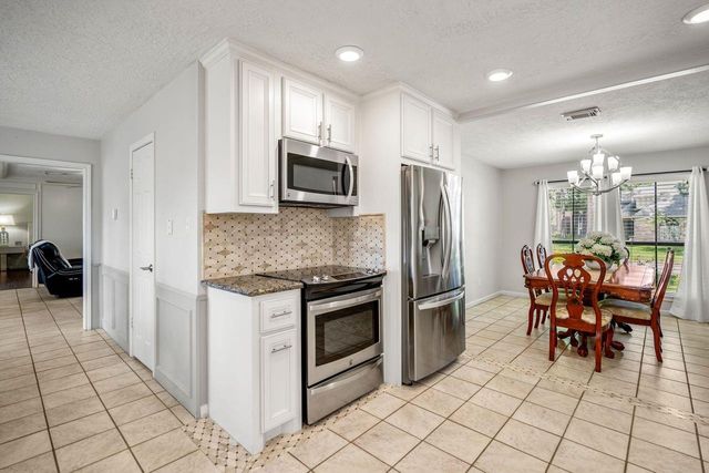 15711 Downford Drive, Tomball, TX 77377