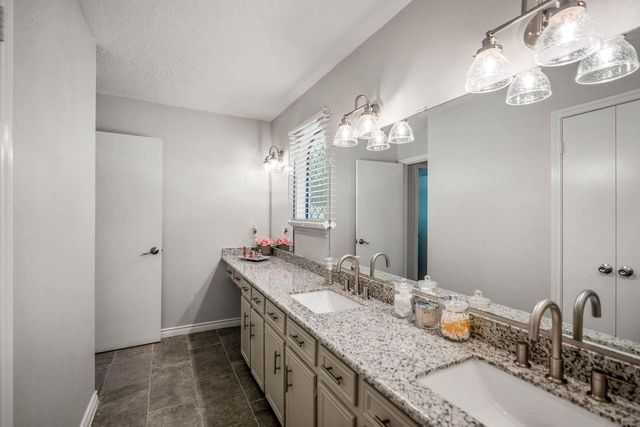 15711 Downford Drive, Tomball, TX 77377