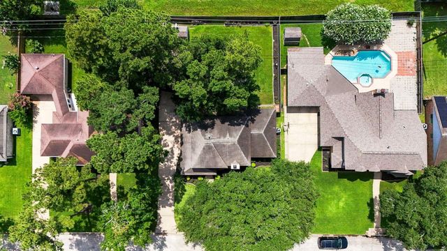 15711 Downford Drive, Tomball, TX 77377