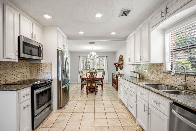 15711 Downford Drive, Tomball, TX 77377